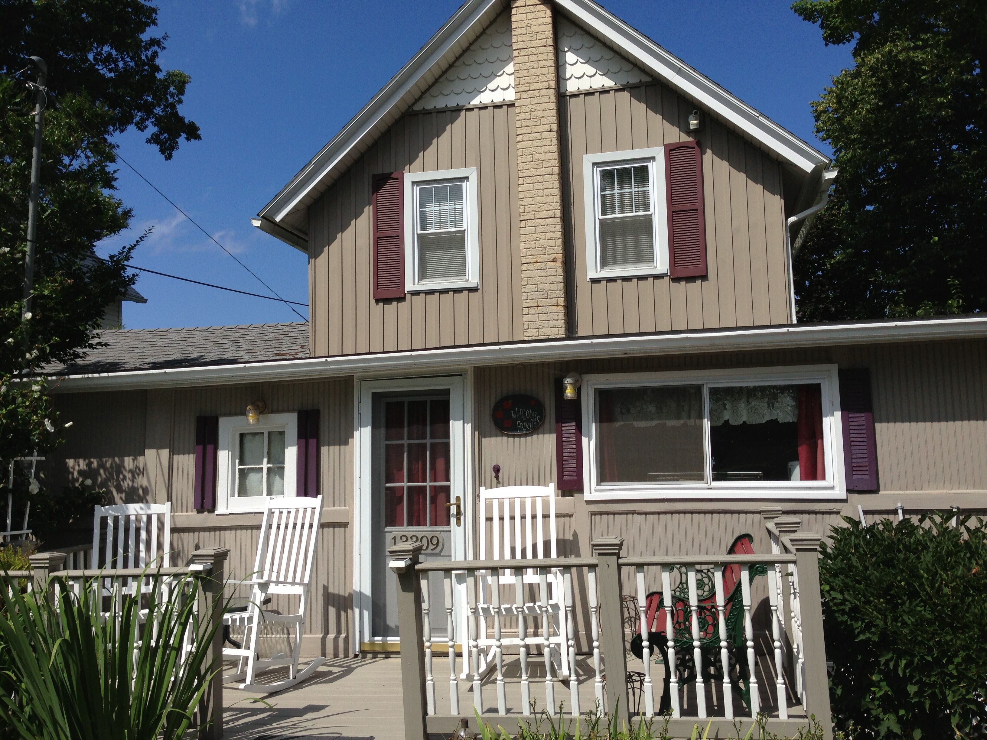 Quiet, Cozy Cottage With Two Waterfronts, On Lake Ontario And Johnson's Creek
