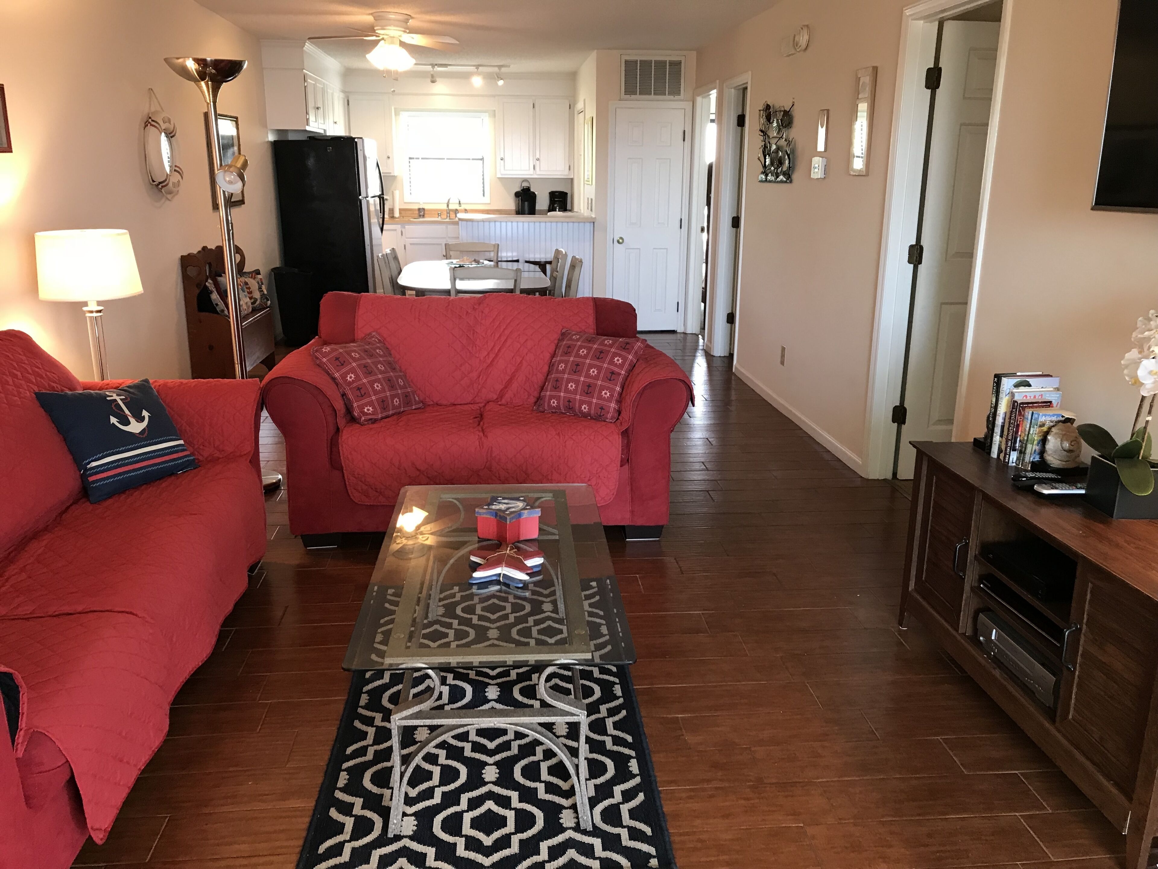 Oceanview Condo-Oceanside Porch-First Floor-Wifi-Saline Pool