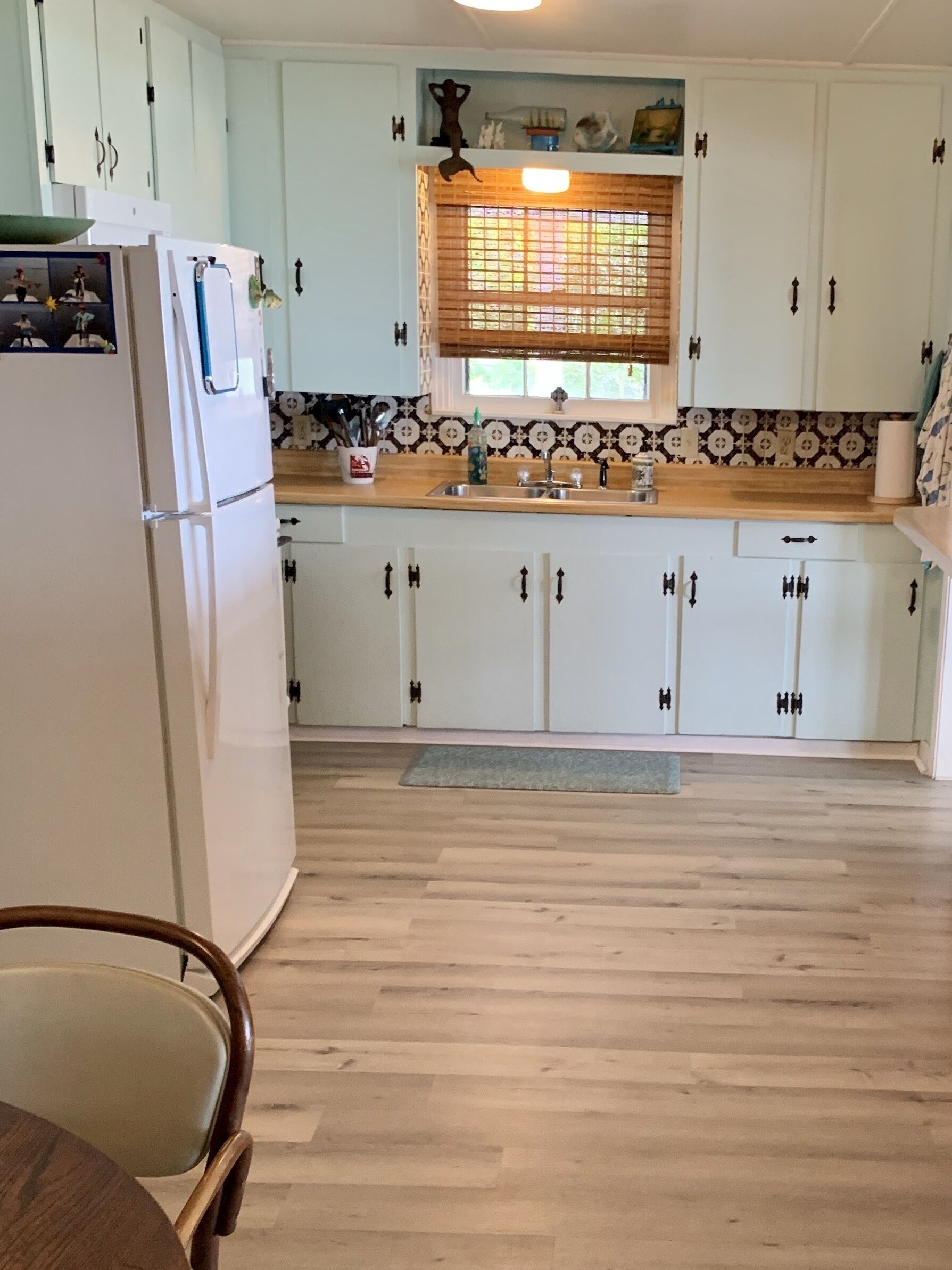 "Flying Fish" Bay Front Home!! Fishing Pier outside your front door