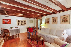 TV - Garden Level of Grand Savannah Home (Savannah)