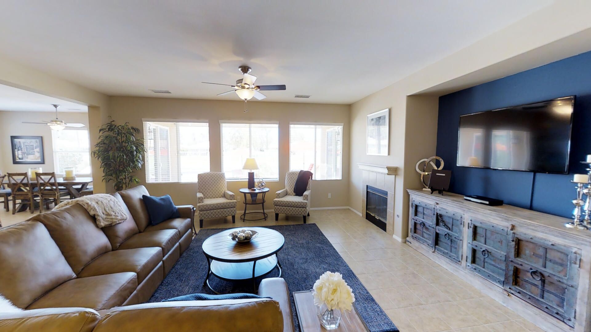 Walk to Caochella, Beautiful home on the golf course, Private pool, Sleeps 10