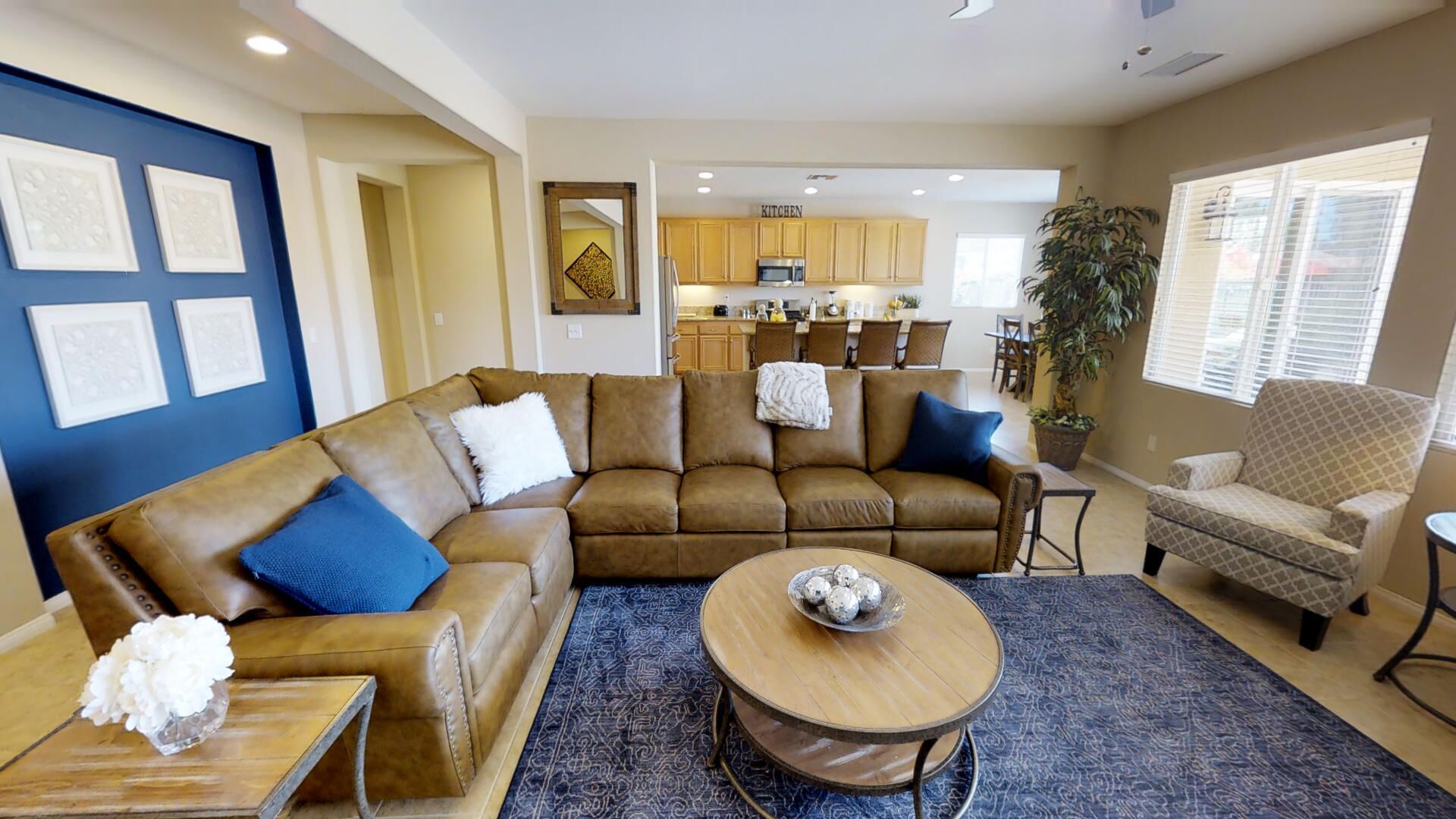 Walk to Caochella, Beautiful home on the golf course, Private pool, Sleeps 10