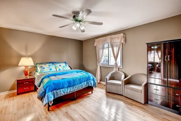 12 makuuhuonetta, ilmainen Wi-Fi