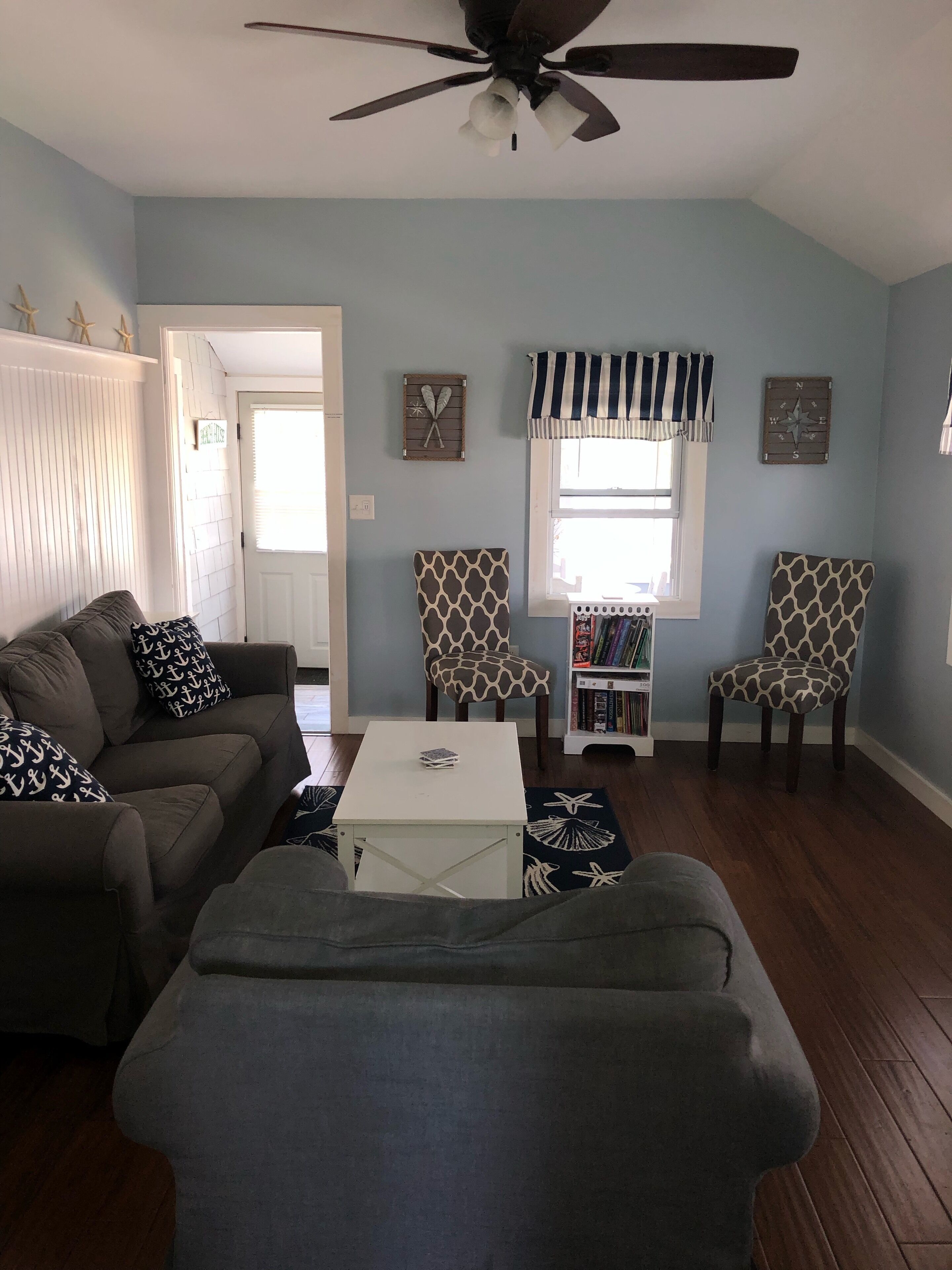 Walk to beach - three bedroom cottage