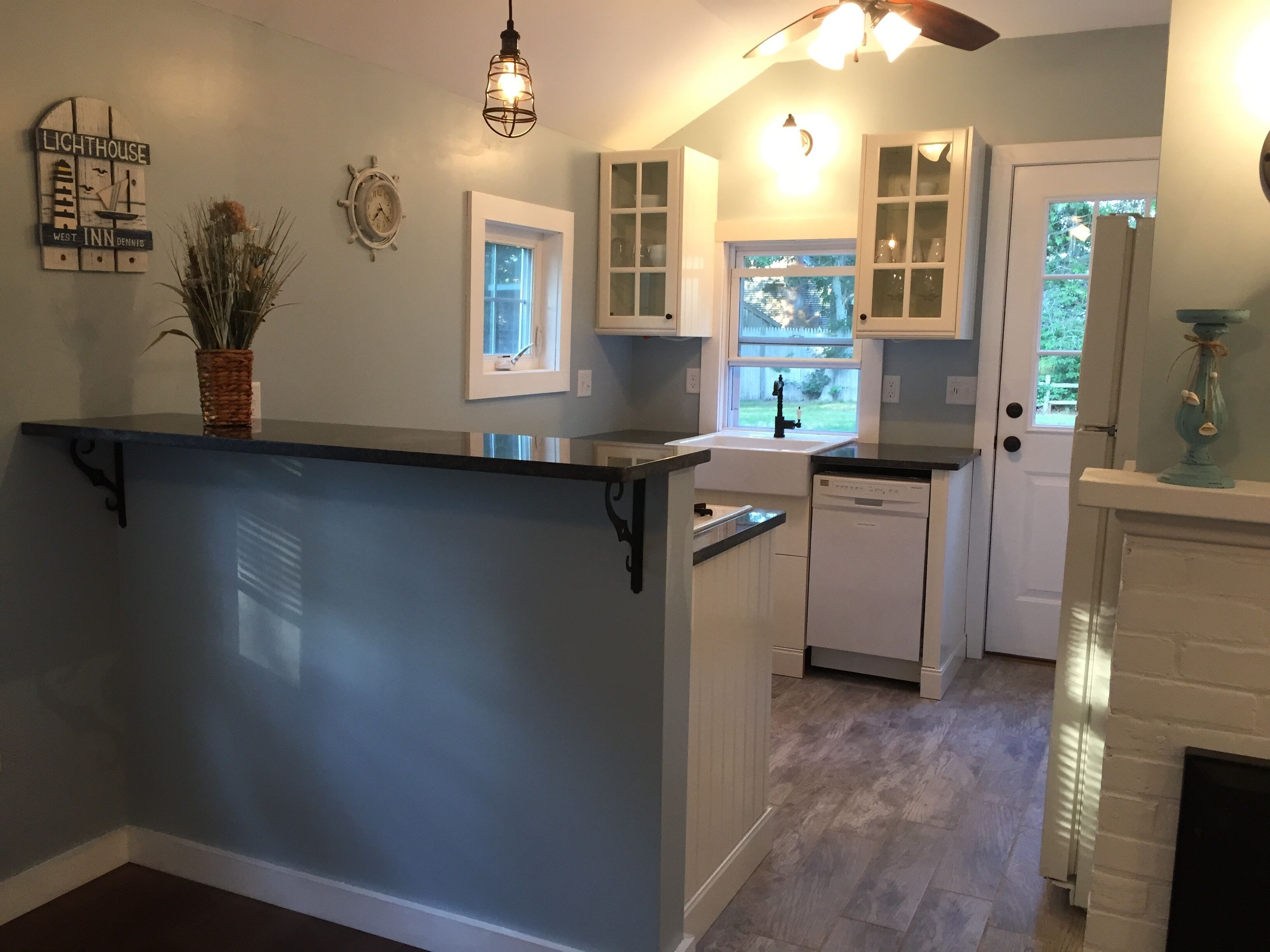 Walk to beach - three bedroom cottage