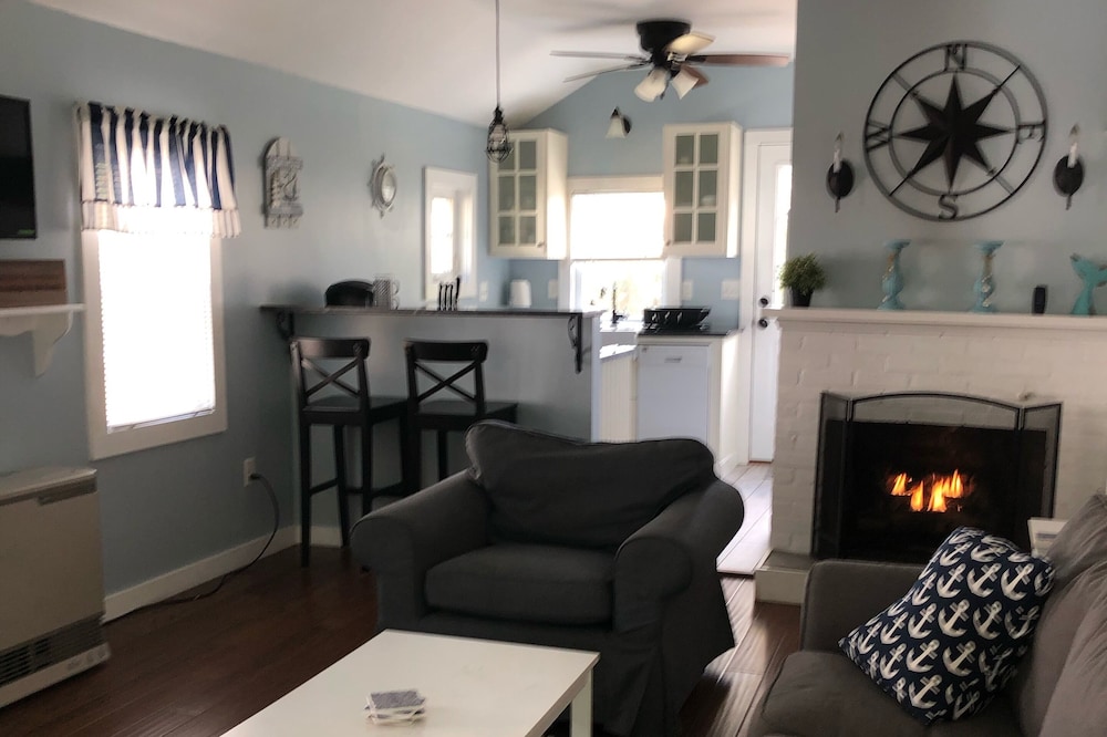 Walk to beach - three bedroom cottage