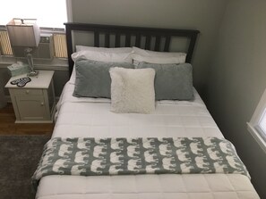 2 bedrooms, desk, iron/ironing board, free WiFi