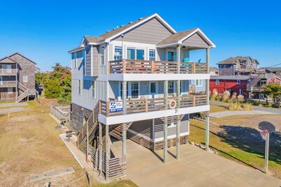 Oceanview Dog Friendly Home w/ Private Pool, Hot Tub, Indoor and Outdoor Games