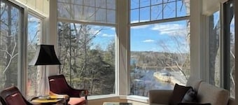 Oceanfront Boutique Style - 10 minutes To Downtown