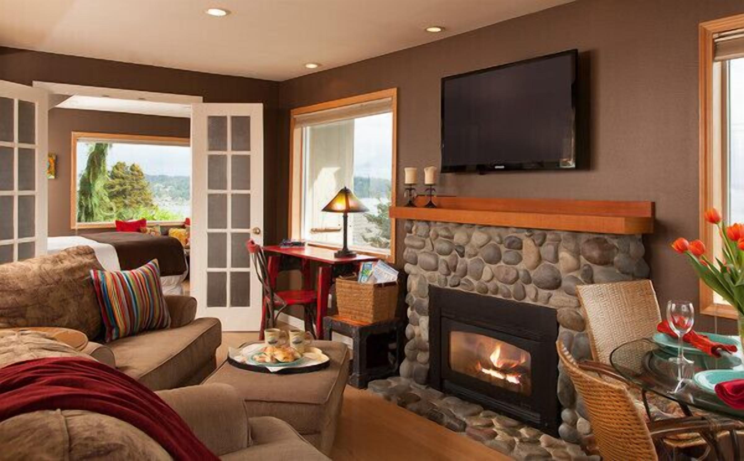 Cottage with Puget Sound, Mount Rainier, & Olympic Views