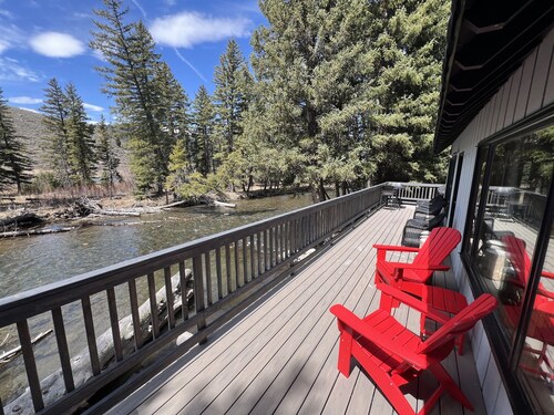 Madison River Fishing Cabin
