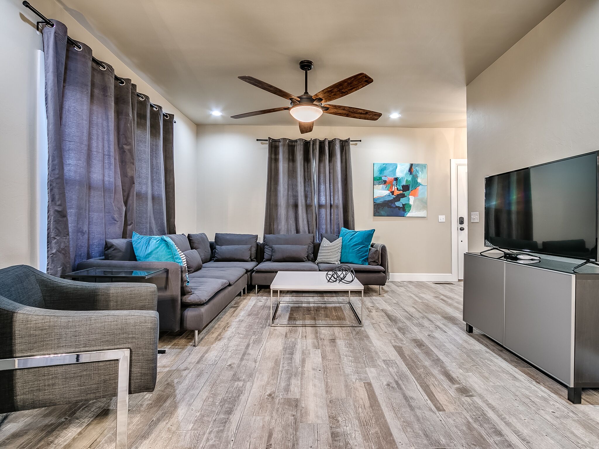 **BEST LOCATION IN HEART OF OKC** Completely Renovated 4Bed/2.5Bath