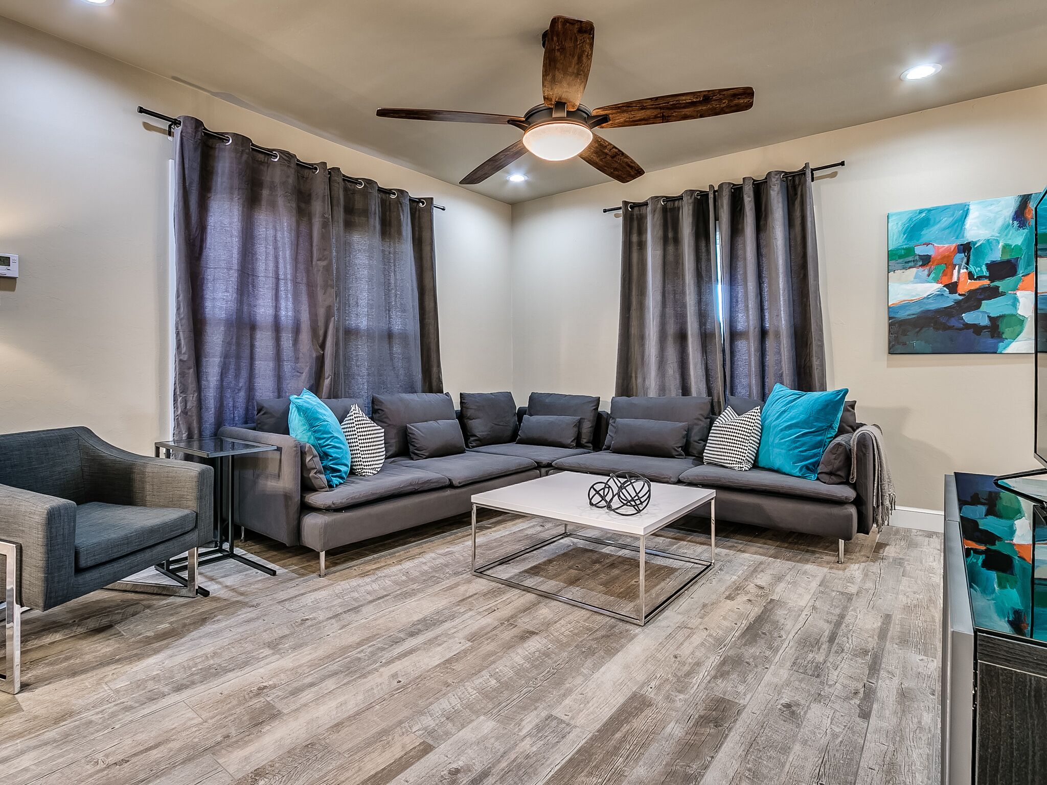 **BEST LOCATION IN HEART OF OKC** Completely Renovated 4Bed/2.5Bath