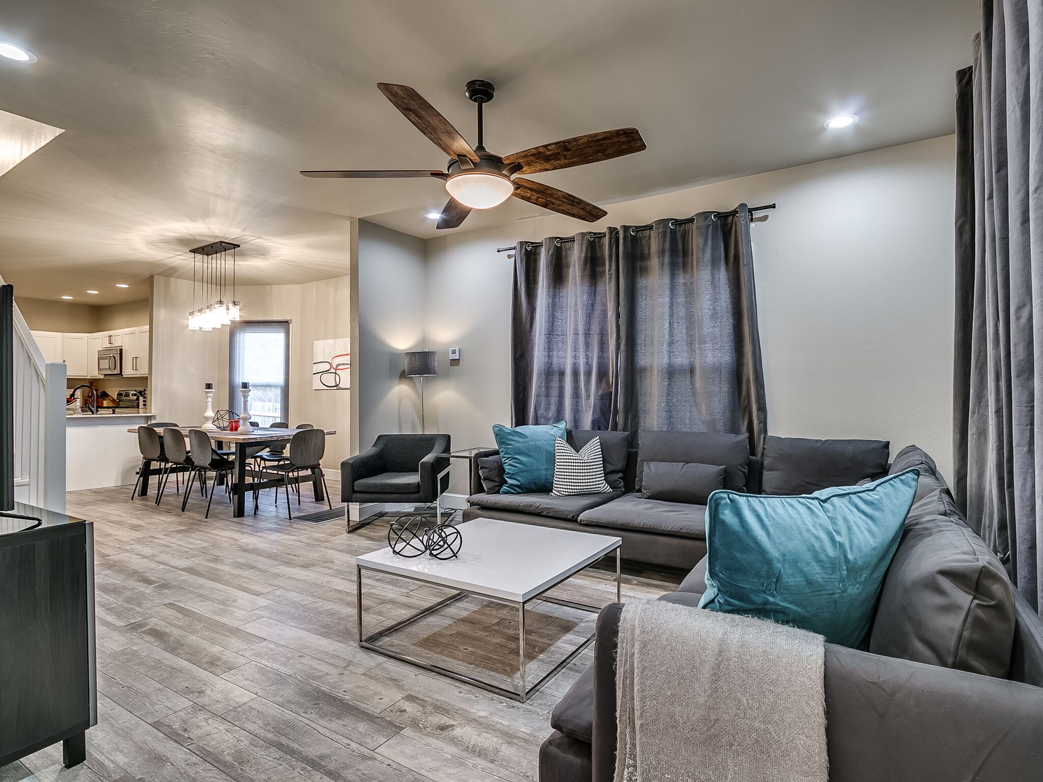 **BEST LOCATION IN HEART OF OKC** Completely Renovated 4Bed/2.5Bath