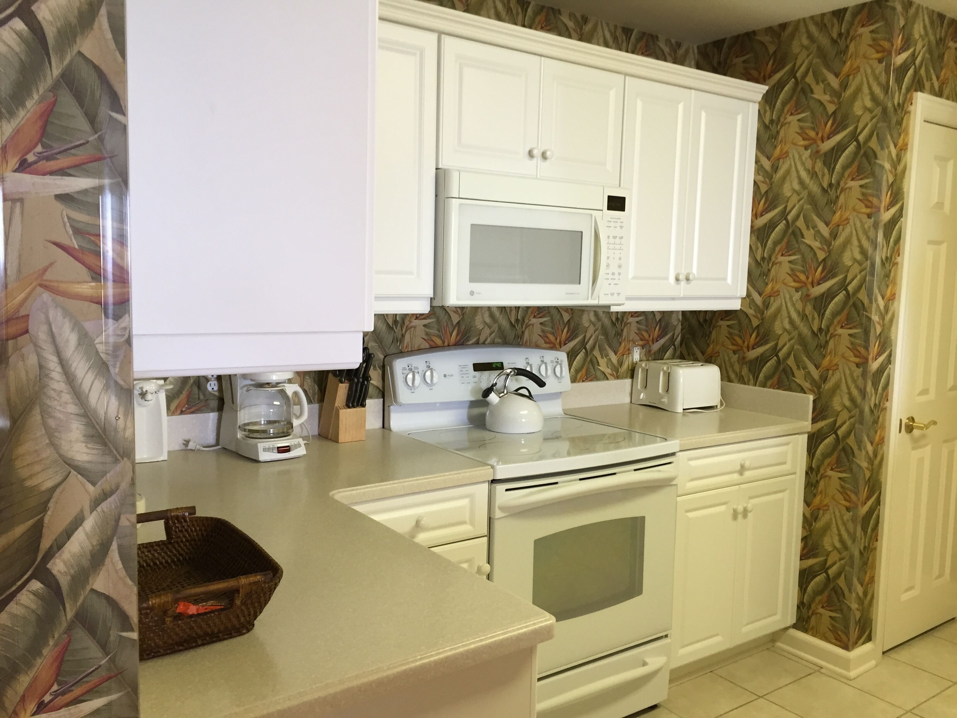 Now accepting reservations for golf, holiday and winter guests!