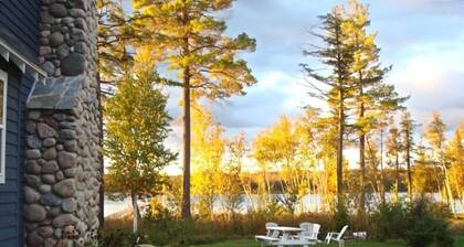 Viehättävä mökki Bellaire-järvellä