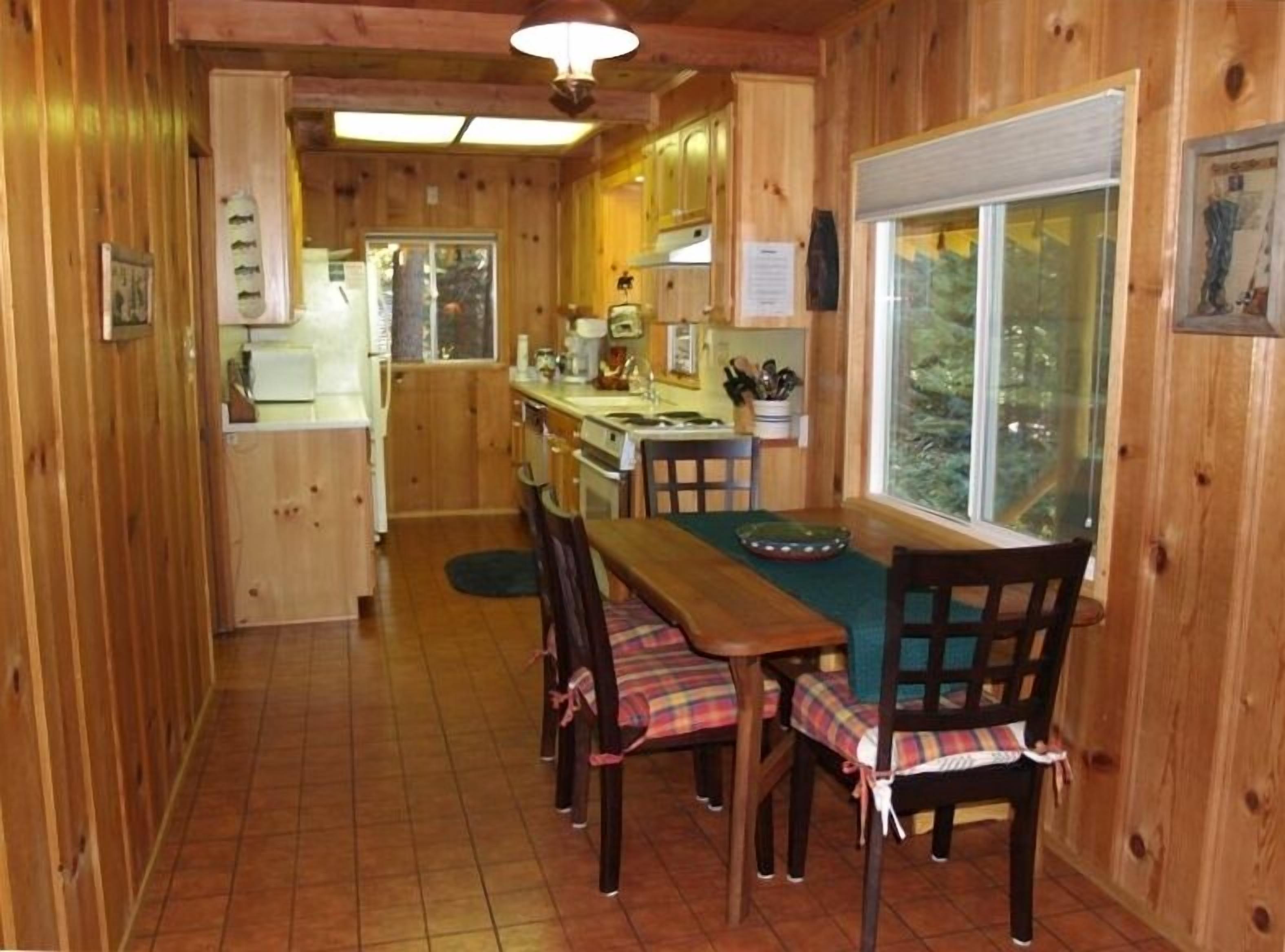 Beautiful Cabin in Big Trees