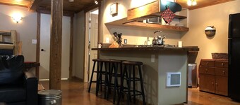 King's Cabin, just 2 miles from the Park entrance in West Glacier!