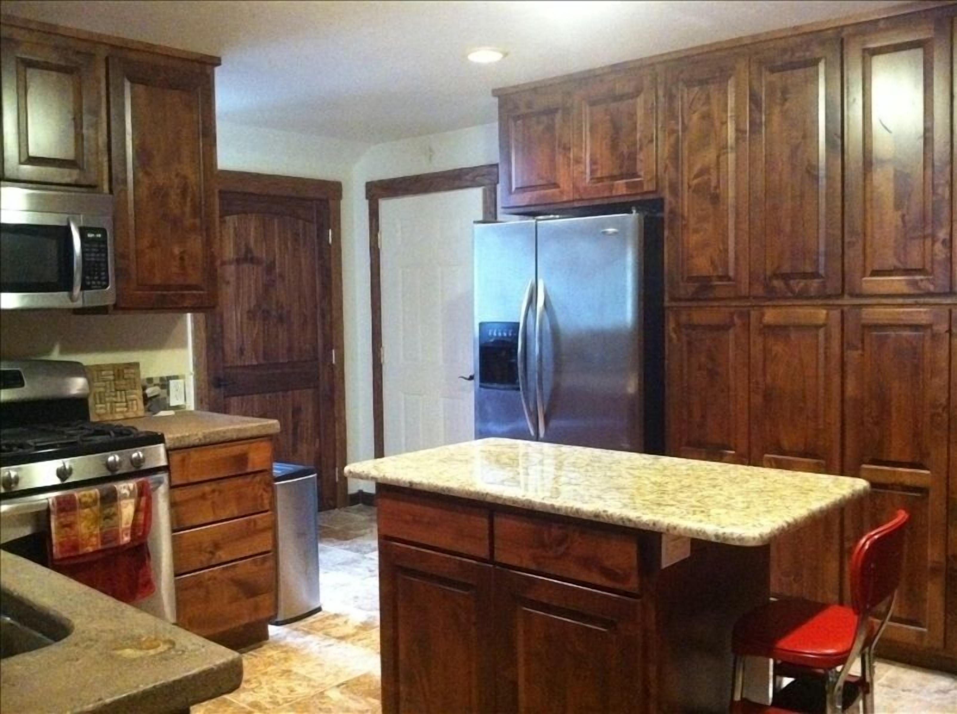 King's Cabin, just 2 miles from Park entrance!