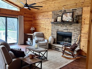 Smart TV, fireplace, video games, DVD player - Luxury Riverfront Home w/ Fireplace, Cargo Lift, Kayaks, Firewood, Fenced Area (Everett)