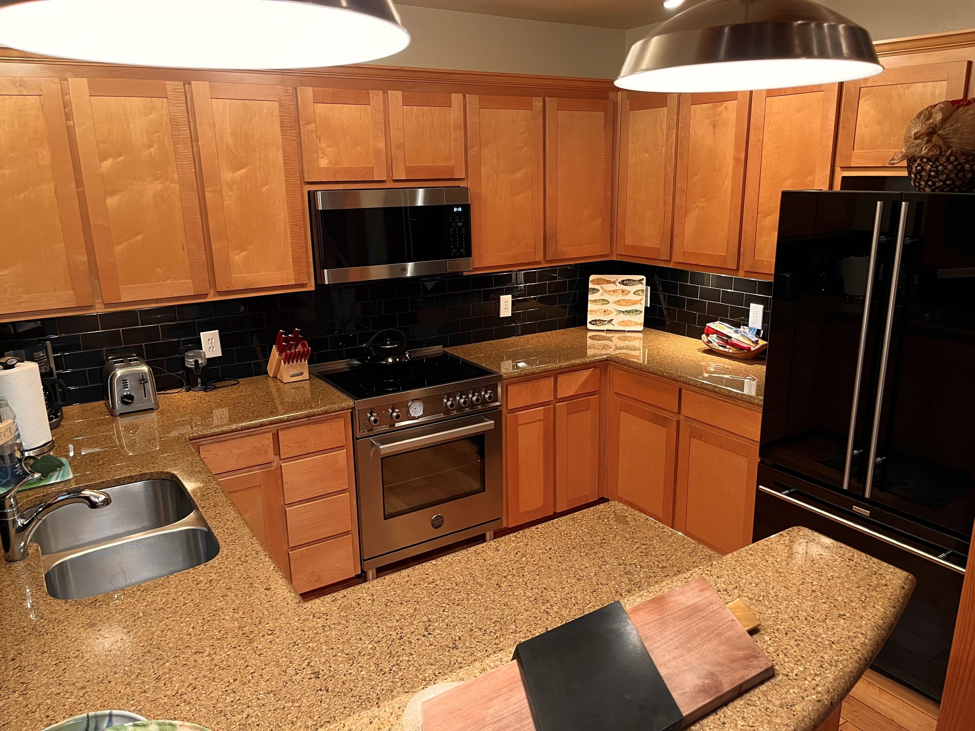 Treetop Ridge/Contemporary Log Cabin