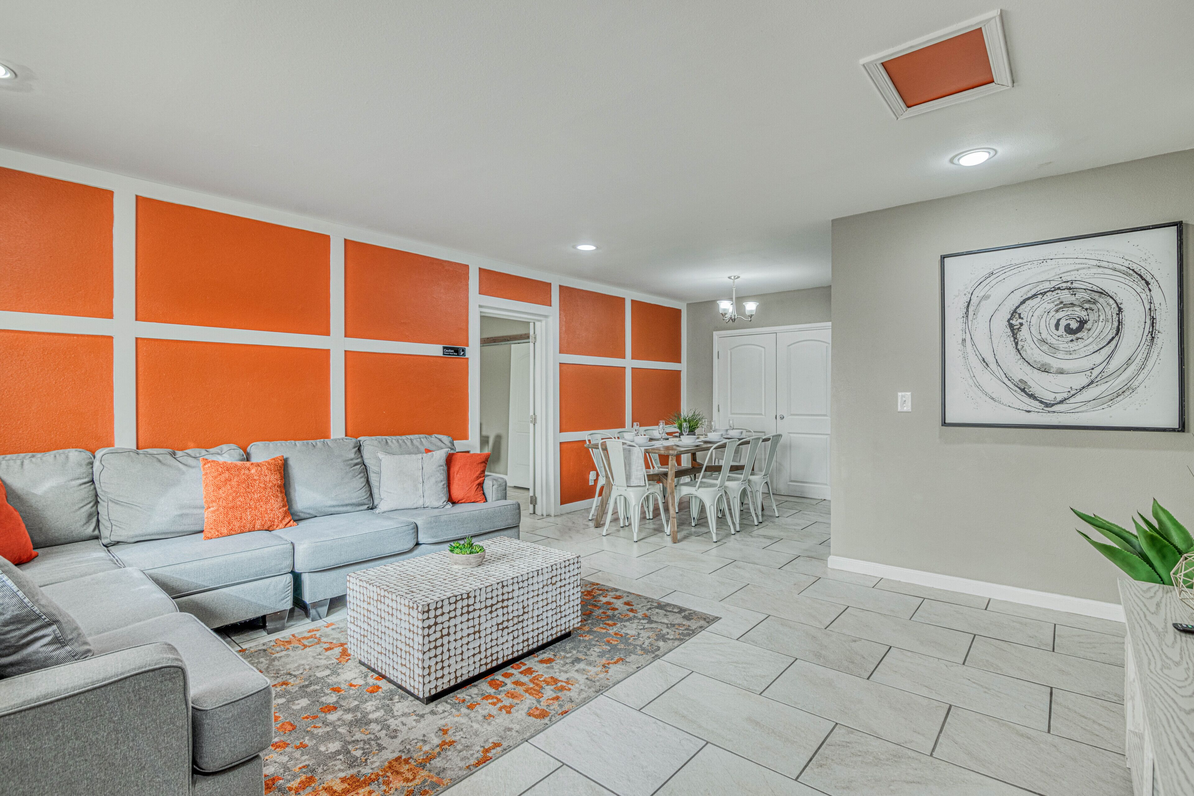 🌞4 bedrooms WITH KING BEDS by the AIRPORT with REFRIGERATION & WIFI