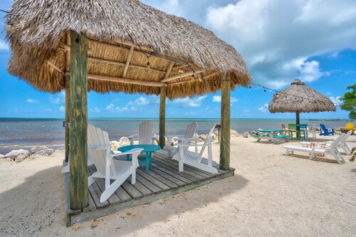 Key Largo Treasure – End-Unit w/ Pools, Lagoon, Marina & Ocean Views!