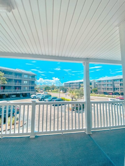 Ask for special monthly rates . Pets allowed for rentals 30 days or greater.