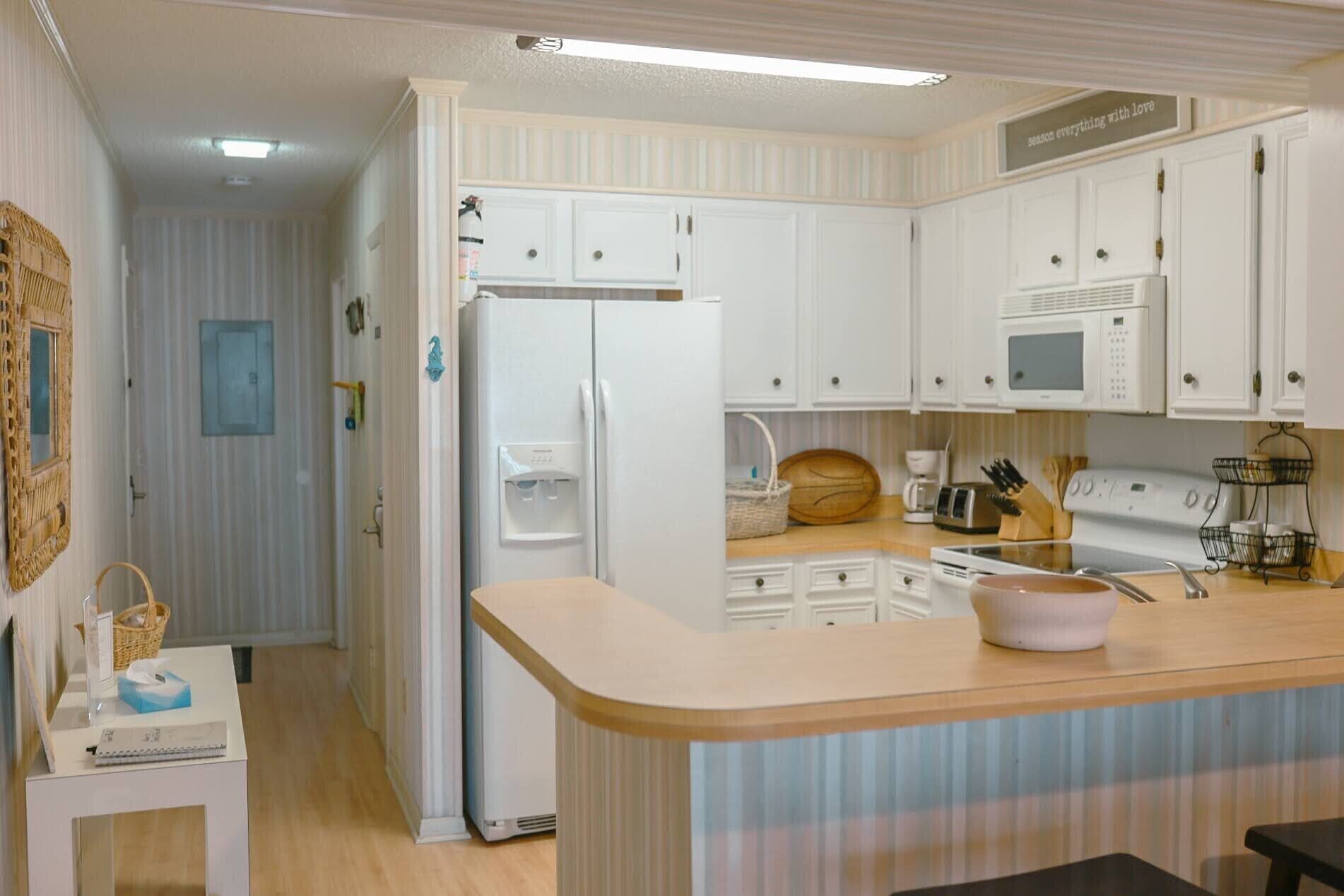 Beautiful, Comfortable, 3 Bedroom Oceanview Condo