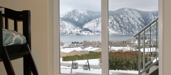 Expansive views, hot tub, & kid friendly! Perfect for multiple families!