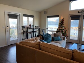 Smart TV, DVD player, ping pong, books