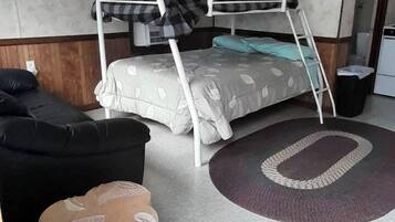 1 bedroom, WiFi, bed sheets