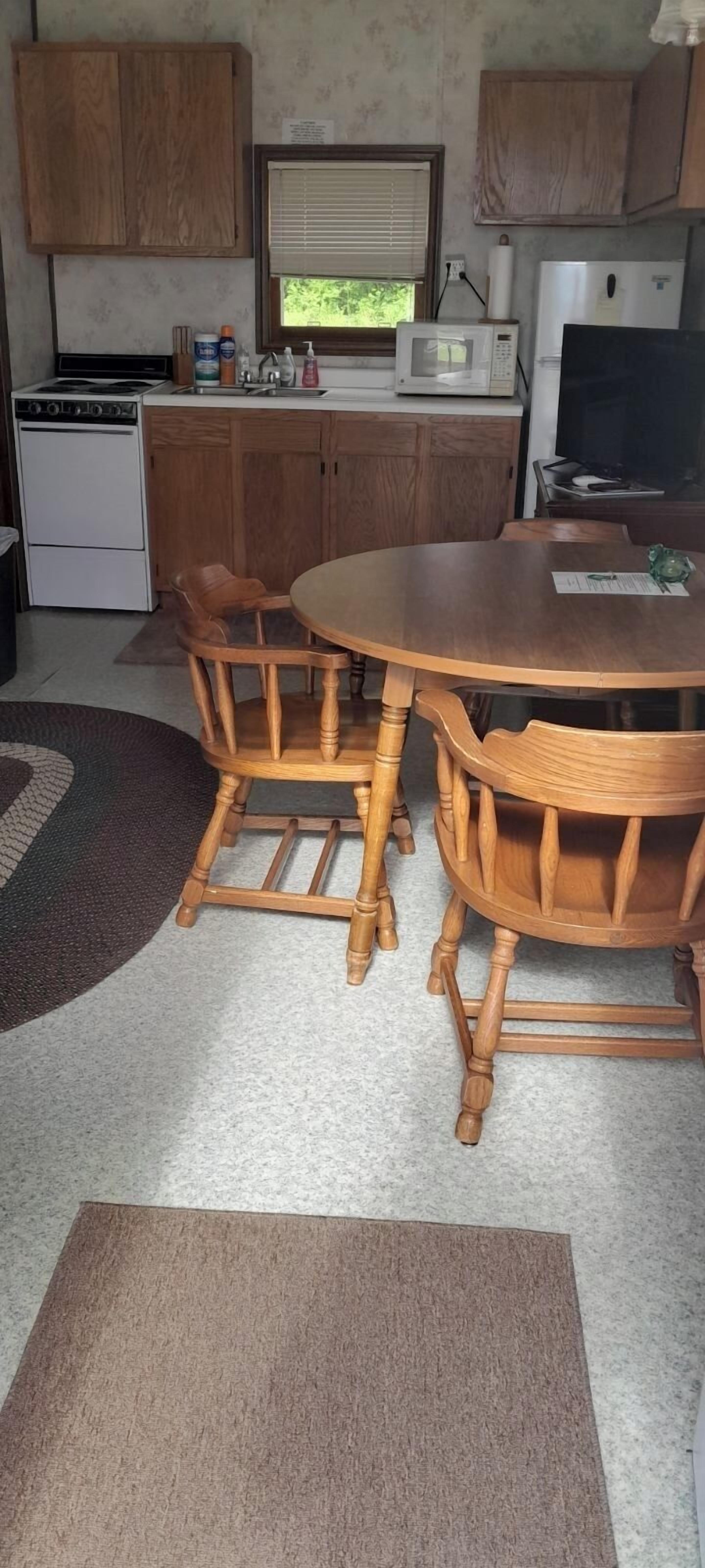 Microwave, oven, stovetop, cookware/dishes/utensils