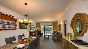 Interior - Spacious 2BR condo with pool, fireplace,at Silverado Country Club (Napa)