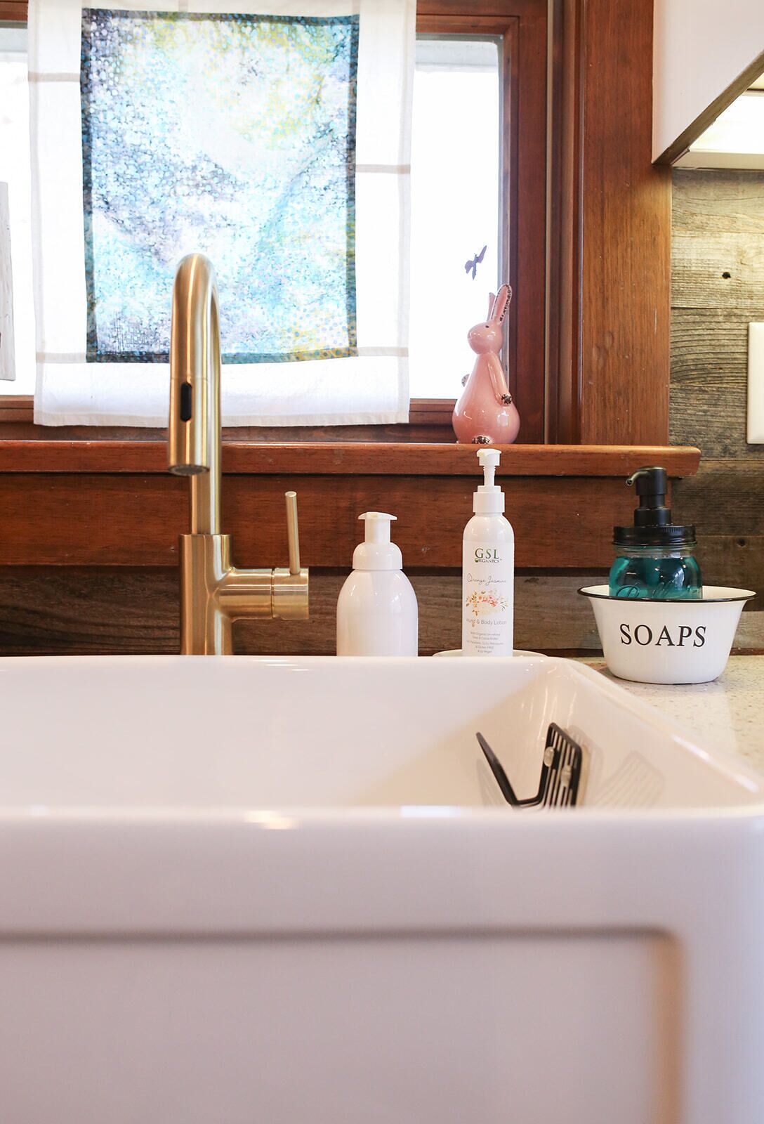 Pack House Cottage in Southern Lancaster County 2 Bed 2 Bath Sleeps 6