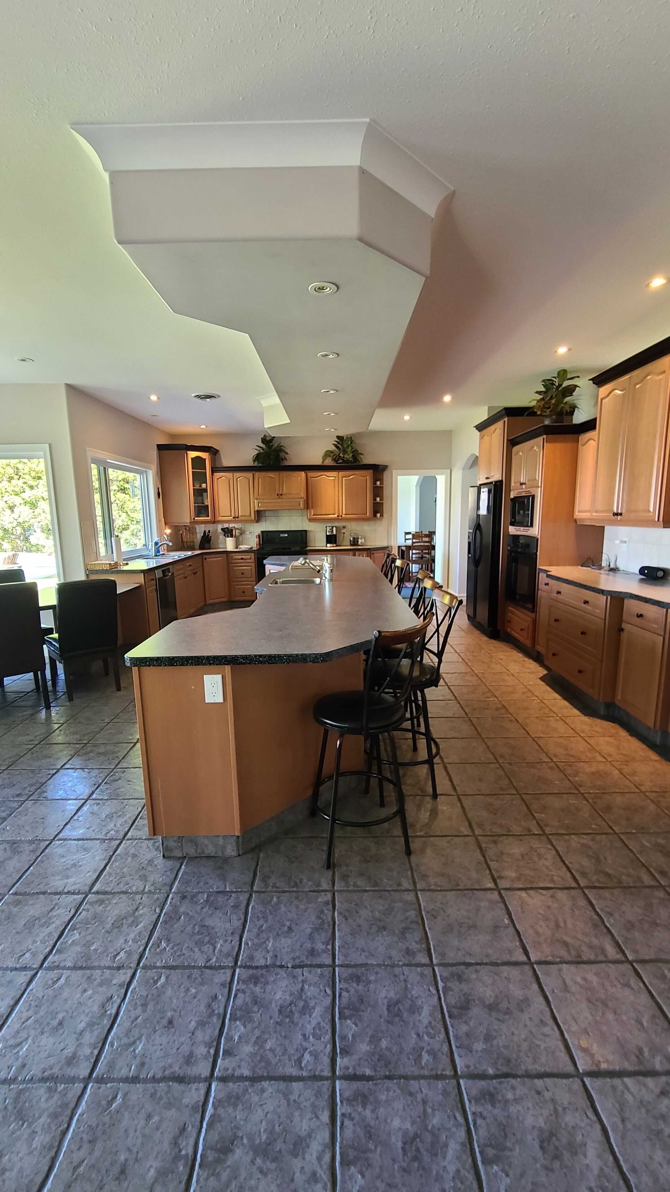 Beautiful Lakefront Property! 8 Bedrooms and Breath taking view!