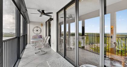 WATER, WATER, EVERYWHERE! Spectacular Views From Every Room, 10th Floor Condo!