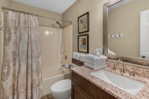 Combined shower/tub, hair dryer, towels