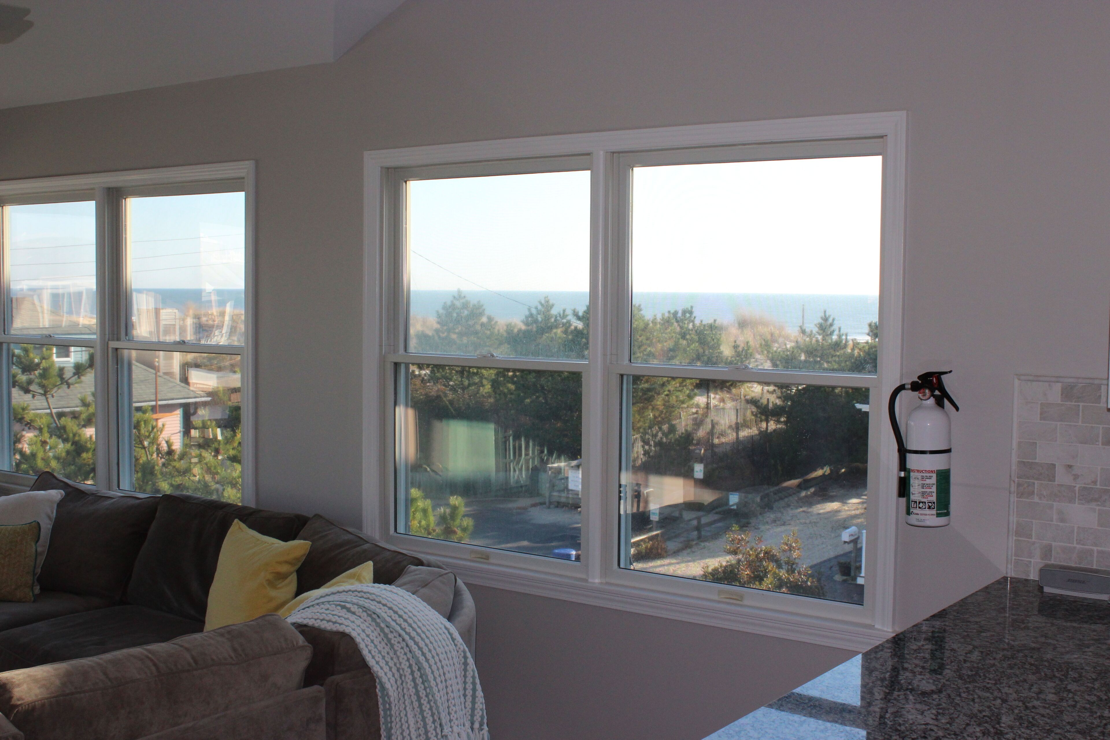 Heated Saltwater Pool-Fabulous Oceanviews 2 houses to beach, Avoid Traffic!