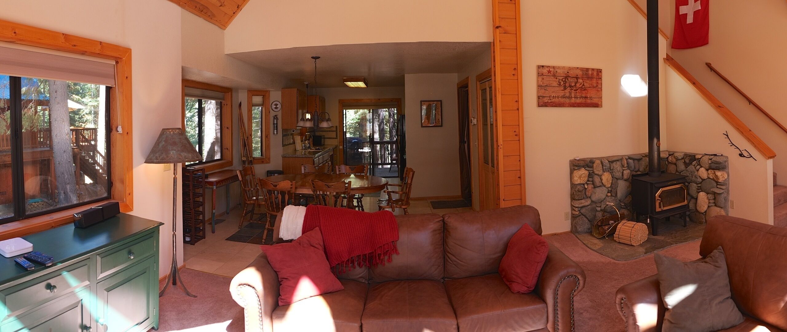 Tahoe Donner Retreat - backs to greenbelt and dog friendly