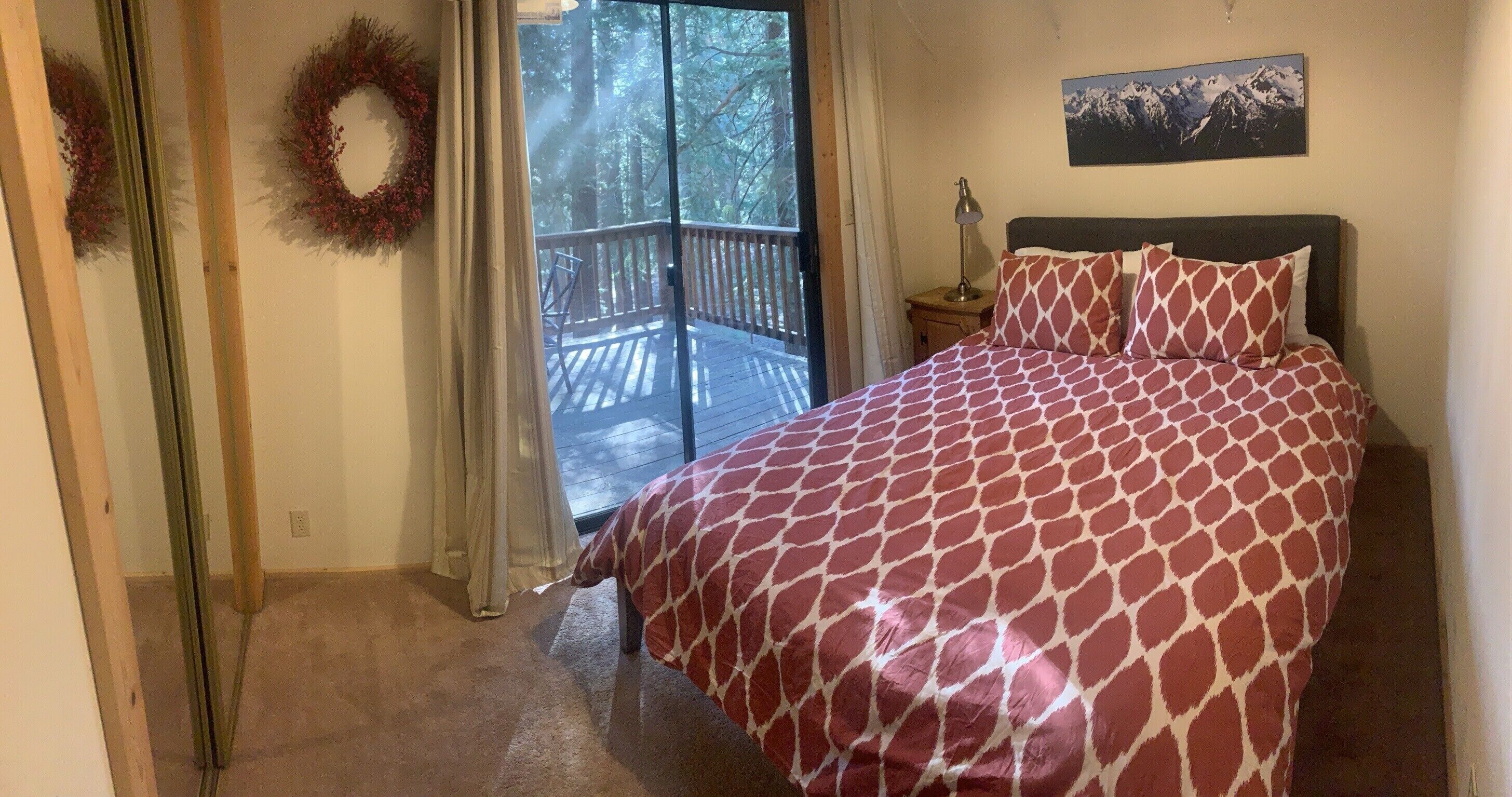 Tahoe Donner Retreat - backs to greenbelt and dog friendly