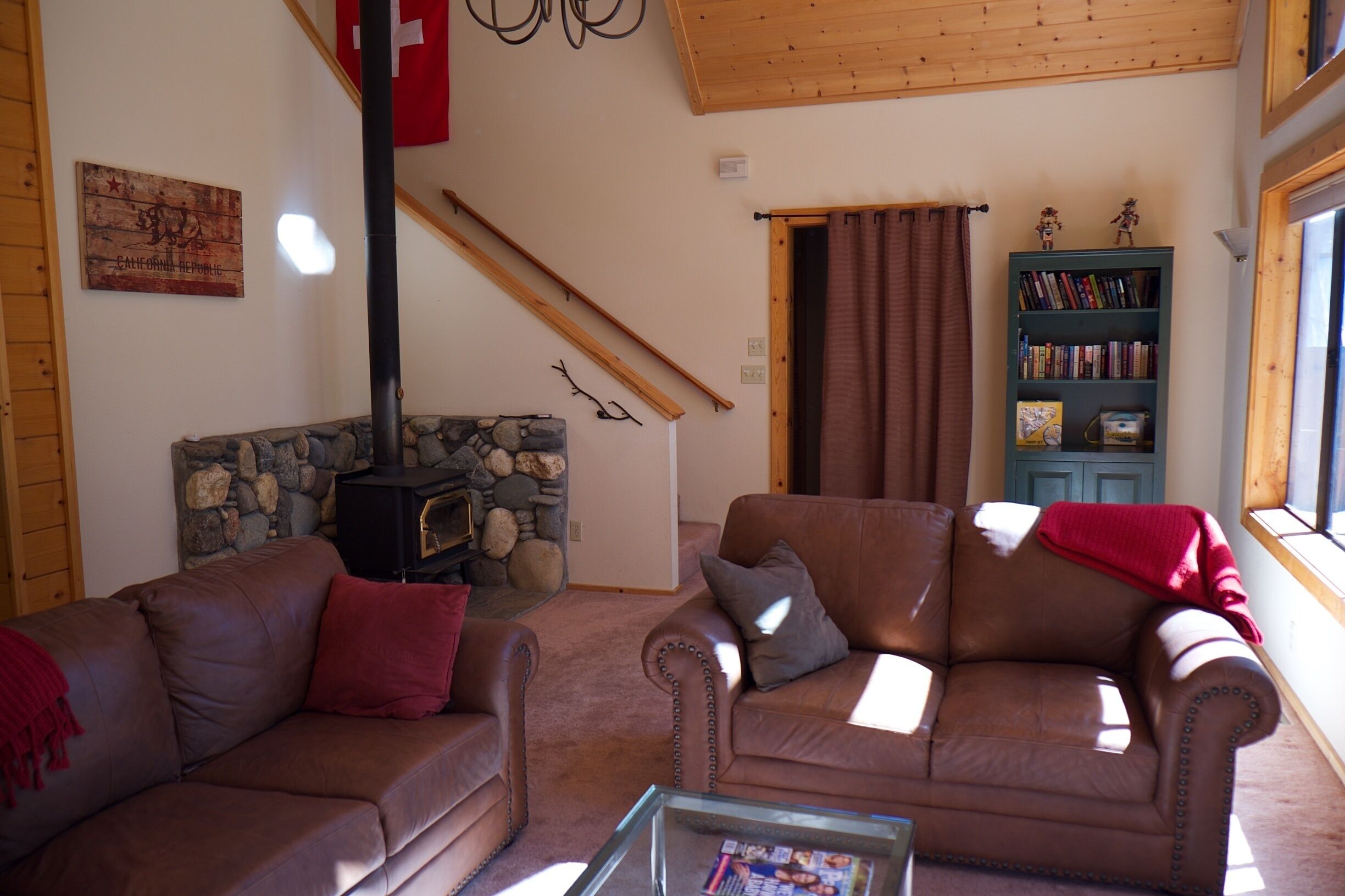 Tahoe Donner Retreat - backs to greenbelt and dog friendly