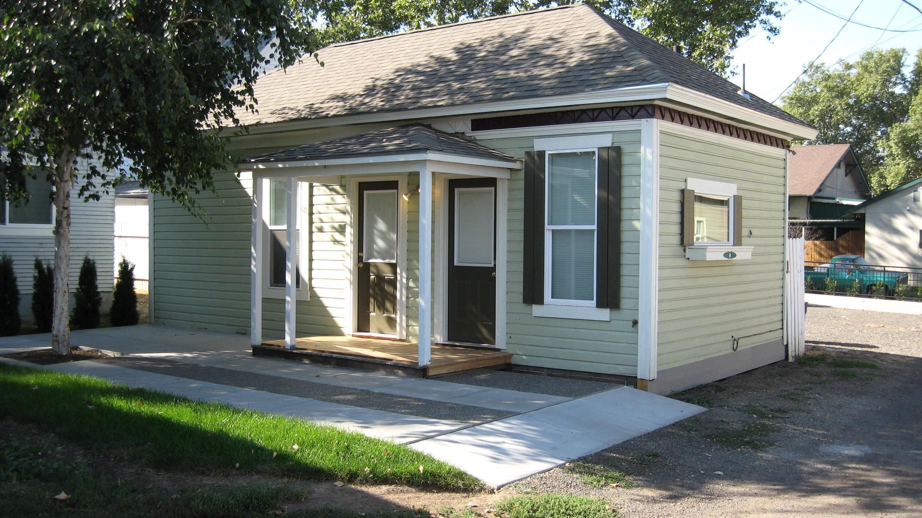 DOWNTOWN WALLA WALLA COTTAGE Long term rates available