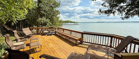 
Mary O.
Séjour de 14 nuits en juin 2025
10/10 Excellent
Leslie M.
23 juin 2025
Les points forts : Propreté
Lovely, peaceful property
Leslie M.
Séjour de 7 nuits en juin 2025
10/10 Excellent
Todd B.
13 août 2024
Les points forts : Propreté
Family vacation
Todd B.
Séjour de 7 nuits en août 2024
10/10 Excellent
Kory L.
6 juil. 2024
Les points forts : Propreté
Torch Lake Rental
Kory L.
Séjour de 7 nuits en juin 2024
10/10 Excellent
Lynne S.
26 juil. 2022
Les points forts : Propreté
Wonderful property on crystal clearTorch Lake
Lynne S.
Séjour de 7 nuits en juillet 2022
10/10 Excellent
Maggie O.
11 juil. 2022
Les points forts : Propreté
Wonderful
Maggie O.
Séjour de 7 nuits en juillet 2022
2/10 Horrible
Nael M.
29 août 2021
Les points faibles : Propreté
The worst rental house ever.
Nael M.
Séjour de 7 nuits en août 2021
10/10 Excellent
Liz K.
25 juil. 2021
Les points forts : Propreté
Best Family Vacation Ever!
Liz K.
Séjour de 7 nuits en juillet 2021
10/10 Excellent
Jon E.
14 juin 2021
Les points forts : Propreté
A Jewel
Jon E.
10/10 Excellent
Becky S.
2 août 2020
Les points forts : Propreté
Fantastic place for a family vacation!
Becky S.
Séjour de 7 nuits en juillet 2020
10/10 Excellent
Mary B.
10 juil. 2020
Les points forts : Propreté
MULTI GENERATIONAL VACATION
Mary B.
Séjour de 7 nuits en juin 2020
8/10 Bien
John W.
12 août 2019
Les points forts : Propreté
Great Family Time on Torch Lake
John W.
10/10 Excellent
John G.
31 juil. 2019
Les points forts : Propreté
Great Family Vacation Location
John G.
Séjour de 7 nuits en juillet 2019
10/10 Excellent
Deborah H.
9 juil. 2019
Les points forts : Propreté
Great vacation
Deborah H.
Séjour de 7 nuits en juin 2019
![Terrasse/Patio