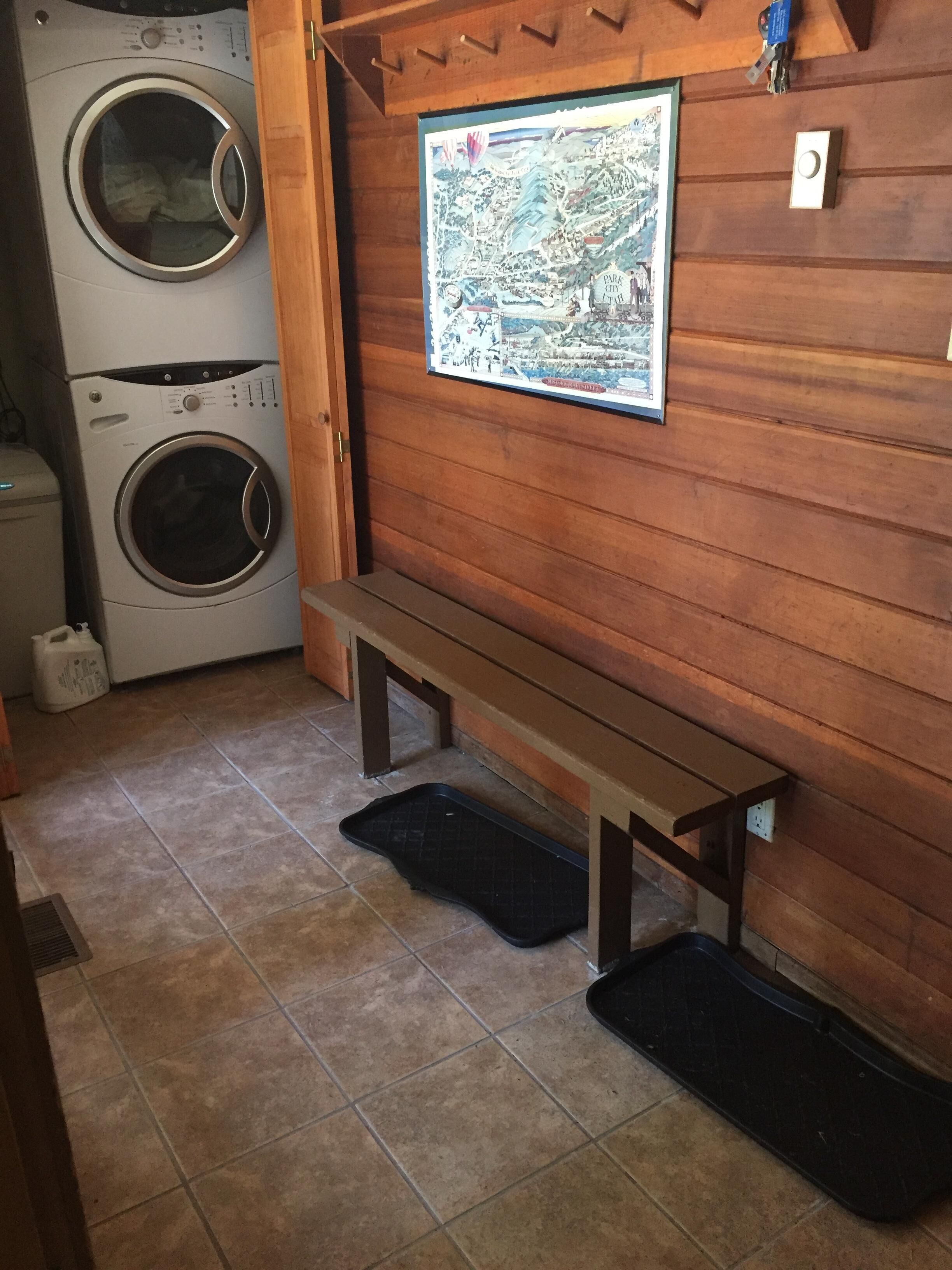 Entry, washer/dryer