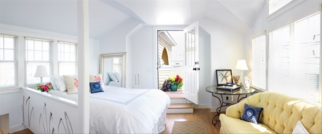 Plum Island - Charming 2 BR Cottage by the Sea