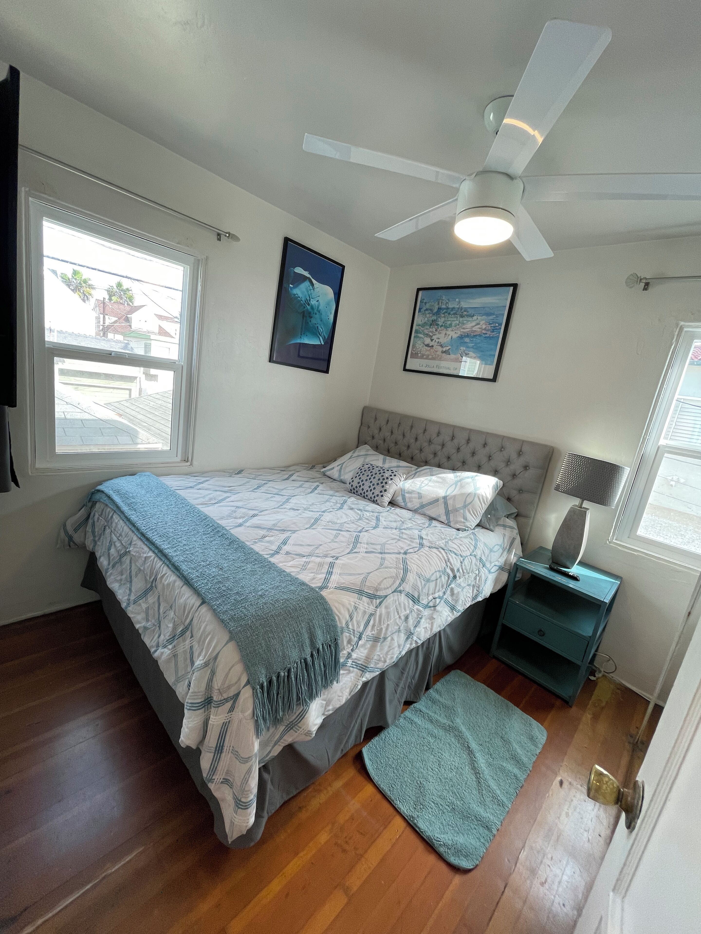 Cozy Ocean View Beach Cottage, Steps to Ocean,Large EnclosePatio -1BR- Sleeps 5