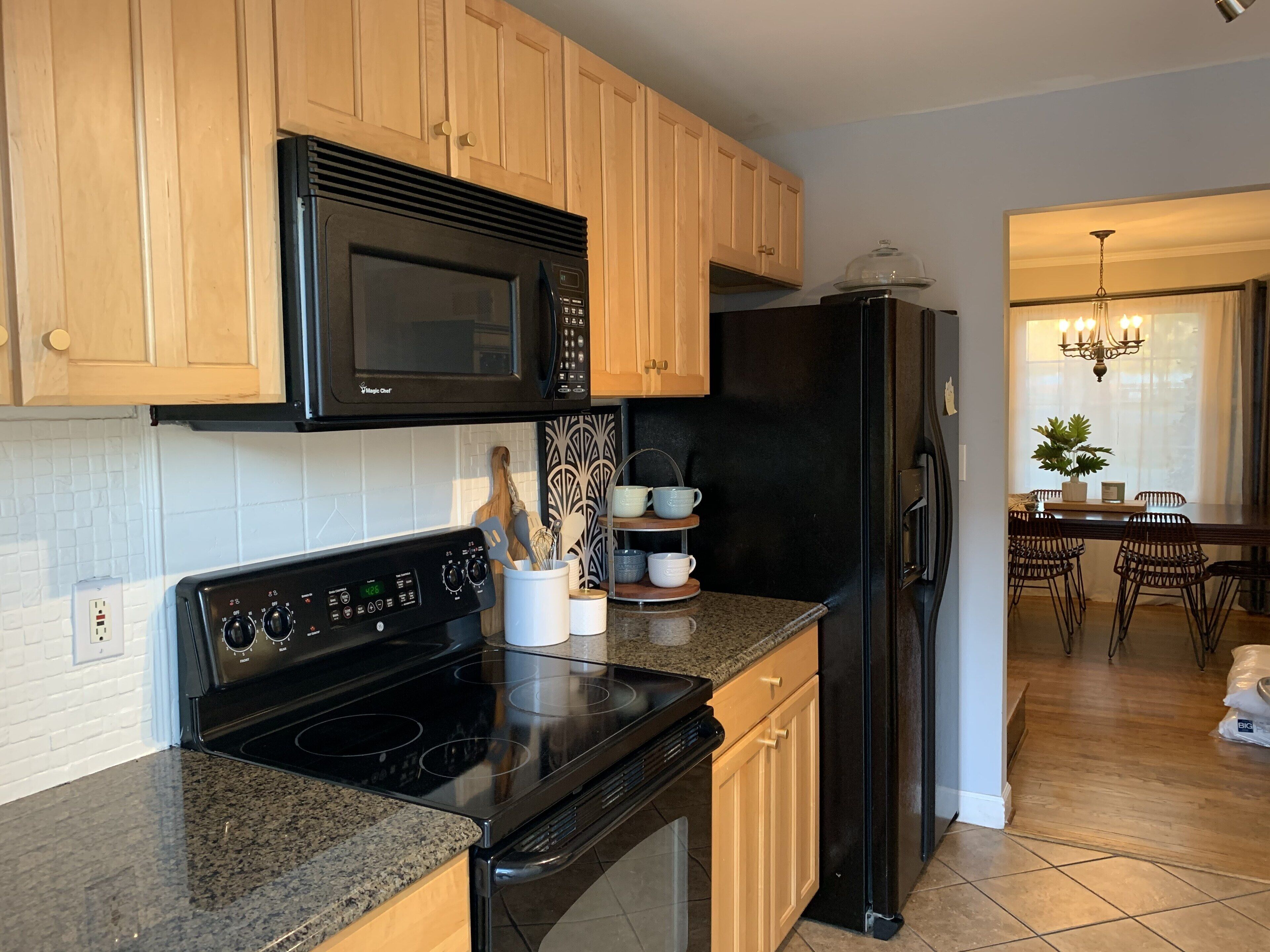 Walk to Uptown-Charming Renovated Cottage in Great Location Overlooking the Skyline!