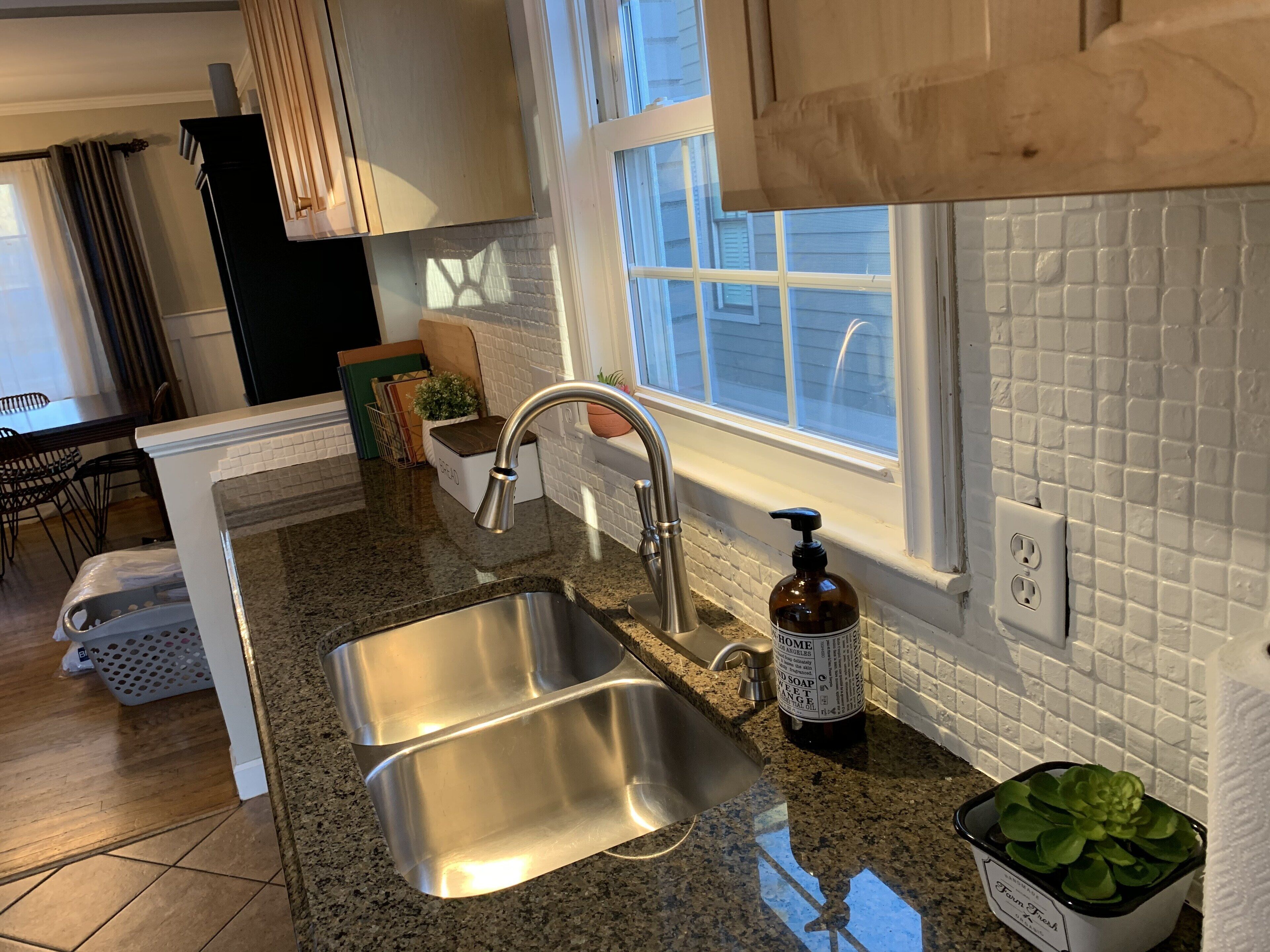 Walk to Uptown-Charming Renovated Cottage in Great Location Overlooking the Skyline!