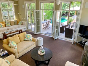 TV, fireplace, DVD player, ping pong - Spa-Like Paradise Walking Distance To Wineries,  Shops, No Final Cleaning Fee (St. Helena)